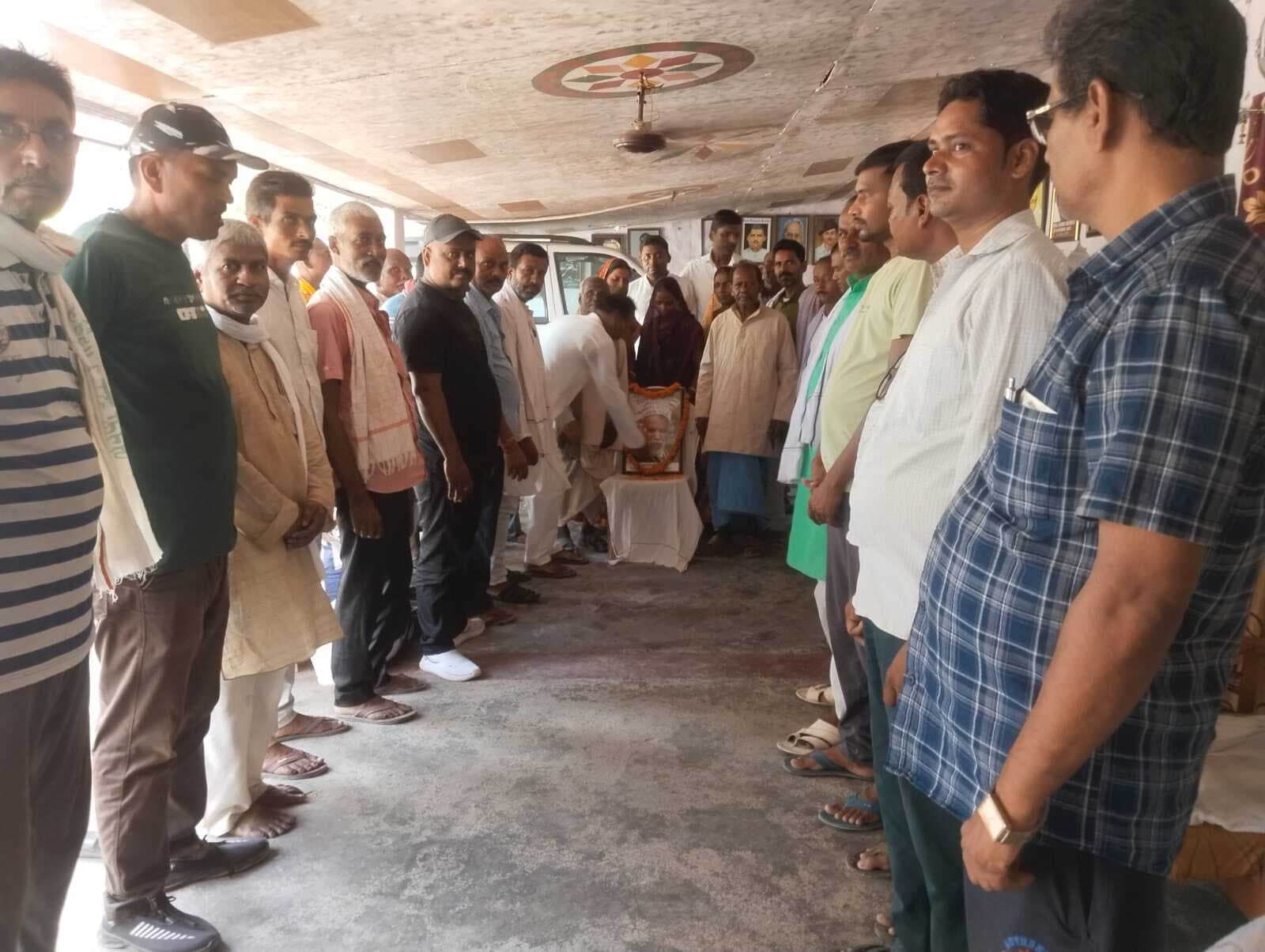 Samastipur News:पुण्यतिथि पर दशरथ मांझी को दी गई श्रद्धांजलि