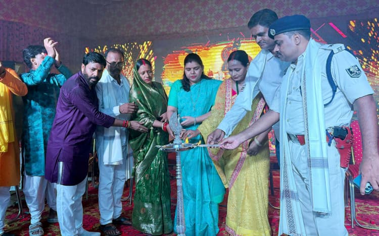 महापौर ने किया भक्ति जागरण कार्यक्रम का उद्घाटन