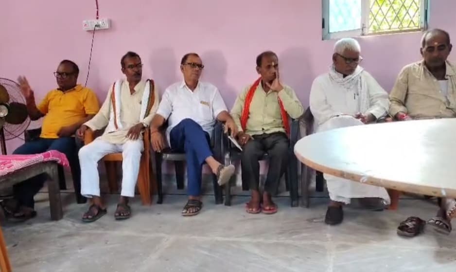 कटेया में डीलरों ने बैठक कर किया मत बहिष्कार का ऐलान