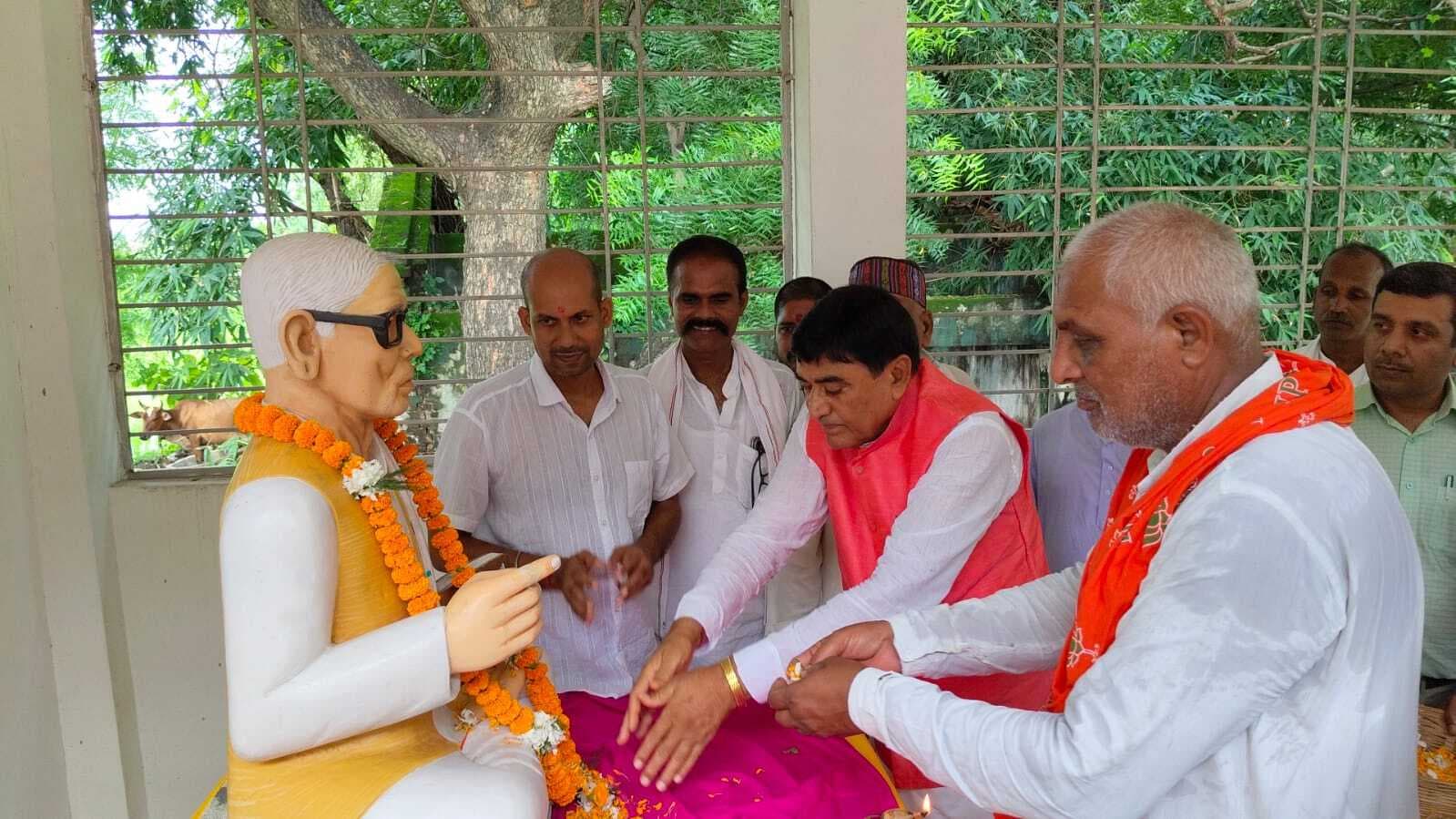 शिक्षाविद व जनसंघ नेता रामसेवक सिंह को 13वीं पुण्यतिथि पर श्रद्धांजलि