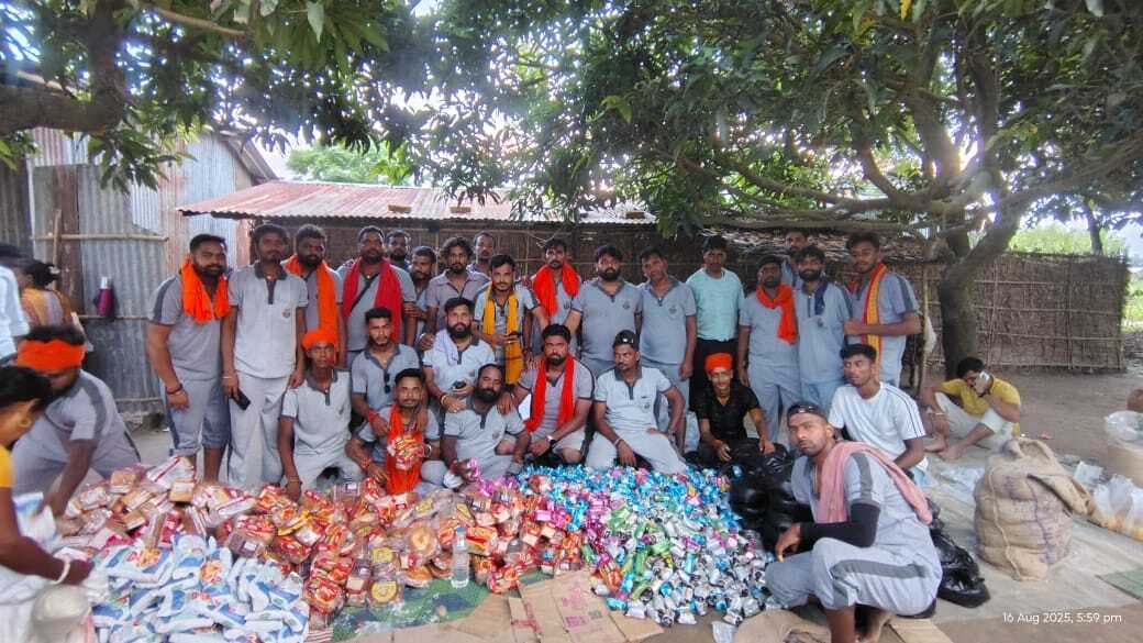 बाढ़ पीड़ित के बीच किया राहत साम्रगी का वितरण