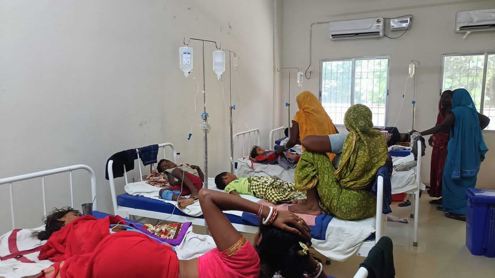 hajipur news. पातेपुर में दो दर्जन से अधिक लोग डायरिया से पीड़ित, एक की मौत