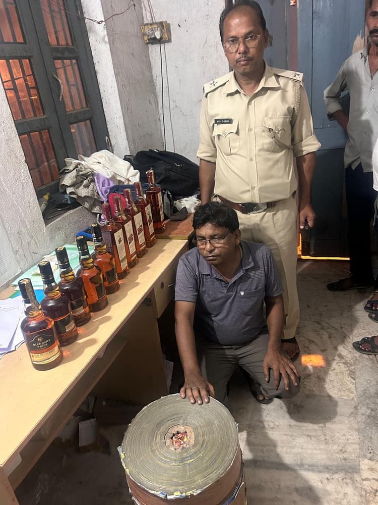 शराब के साथ तीन तस्कर गिरफ्तार, एक बाइक जब्त, नौ शराबी भी पकड़ाये