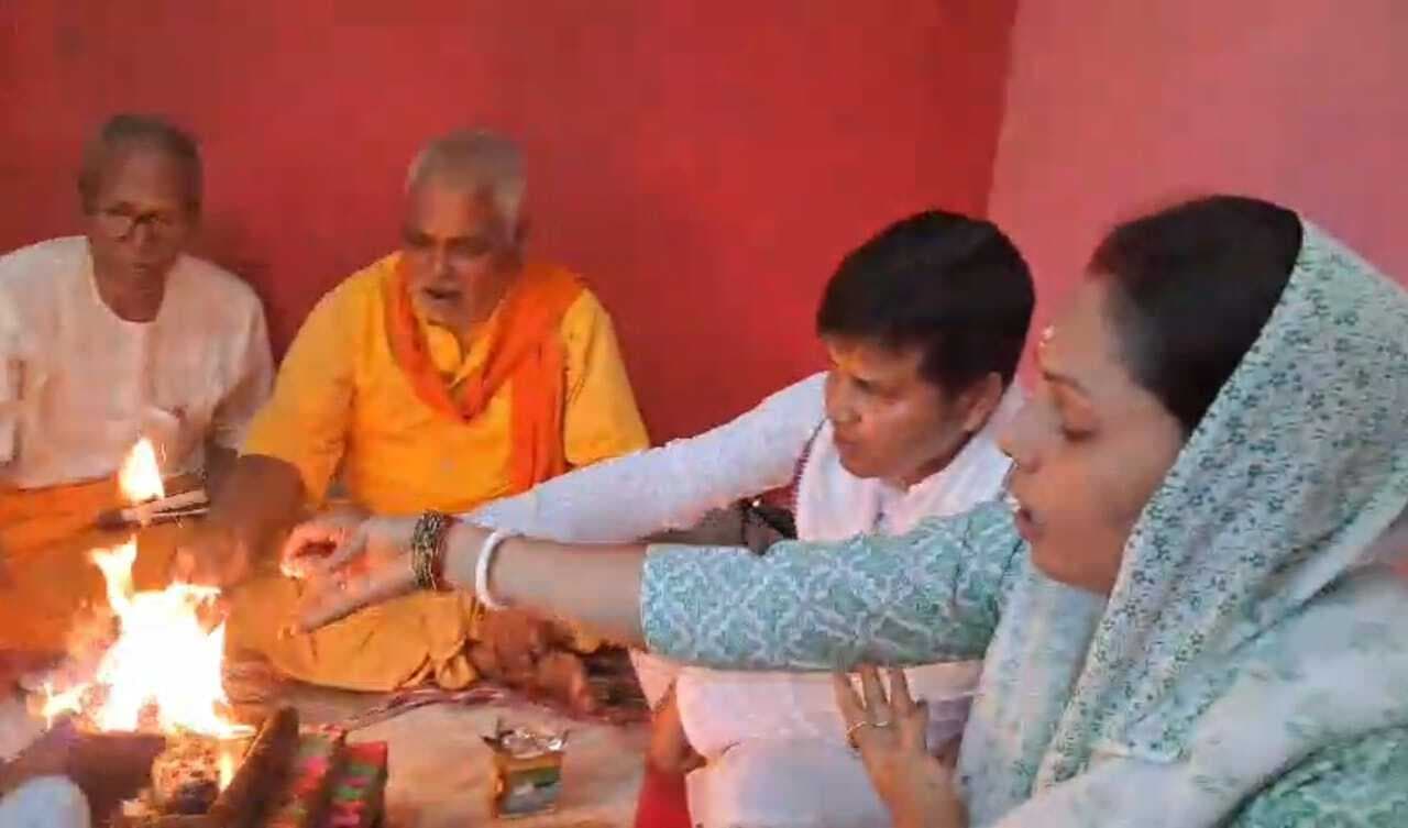 यज्ञ-हवन से क्षेत्र का माहौल हुआ भक्तिमय