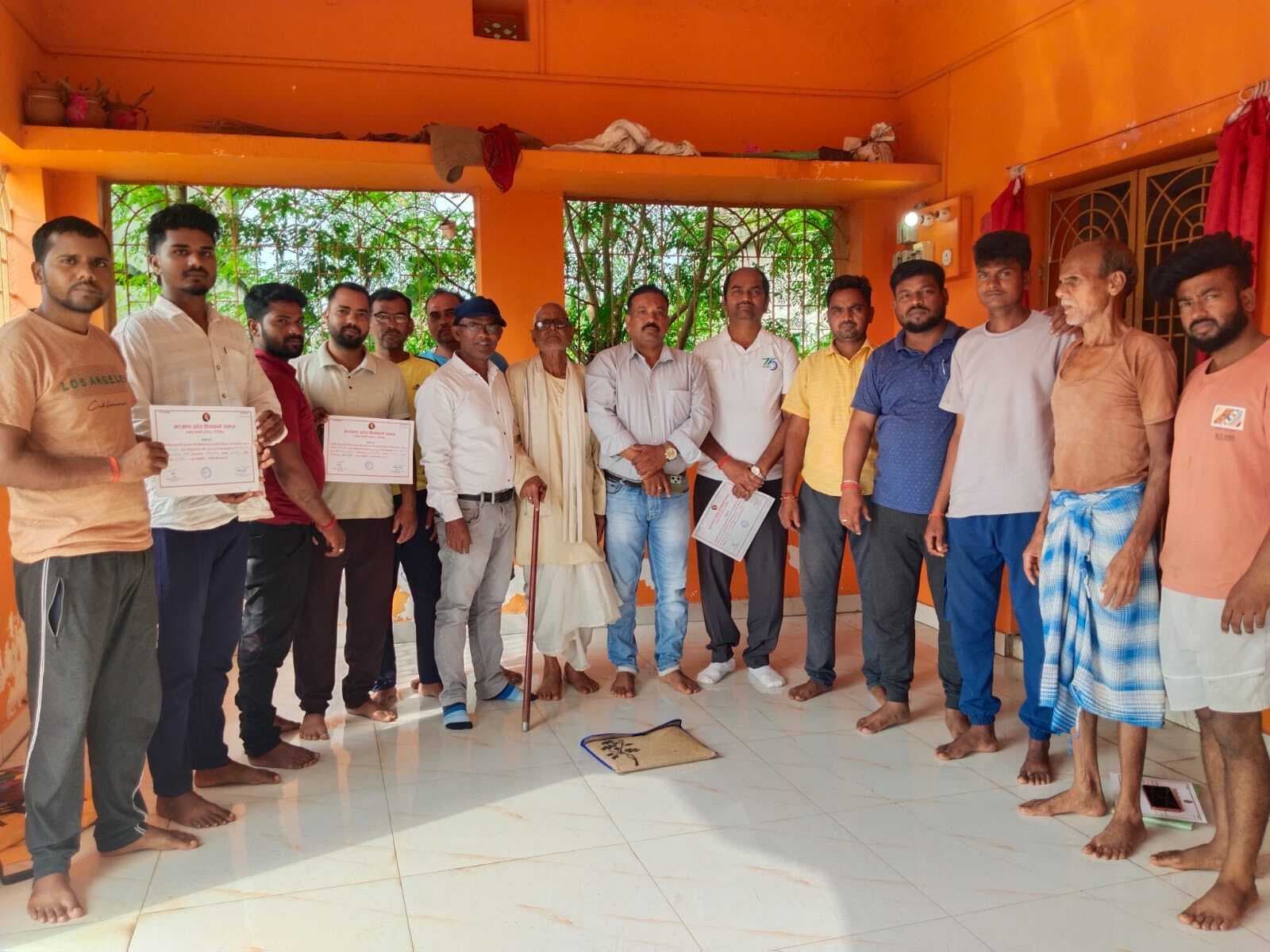 Giridih News :विश्वकर्मा समाज की बैठक में कमेटी का विस्तार