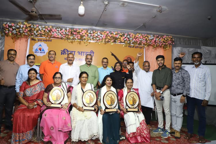 jeejamata award to international player jamshedpur: अंतरराष्ट्रीय खिलाड़ियों के माताओं को मिला सम्मान