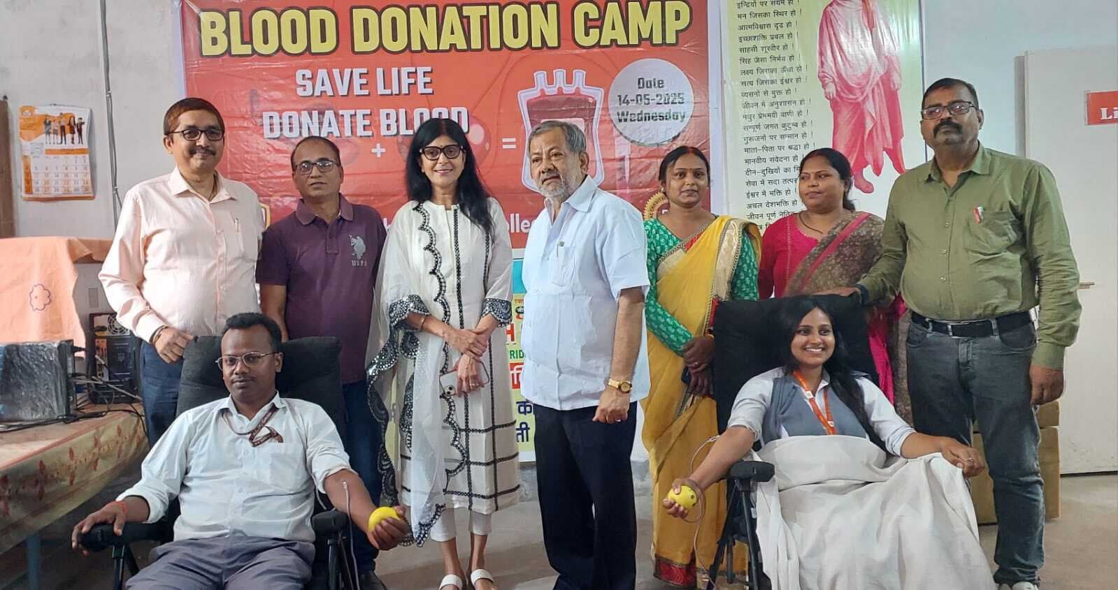 Giridih News :रक्तदान के प्रति बढ़ी जनजागृति, डेढ़ साल में हुआ 15 हजार यूनिट रक्त संग्रह