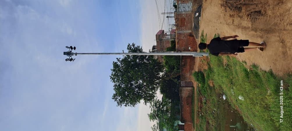 कर्पूरी नगर में 15 दिनों से बंद पड़ी हाईमास्ट लाइट, अंधेरे में डूबा मुहल्ला