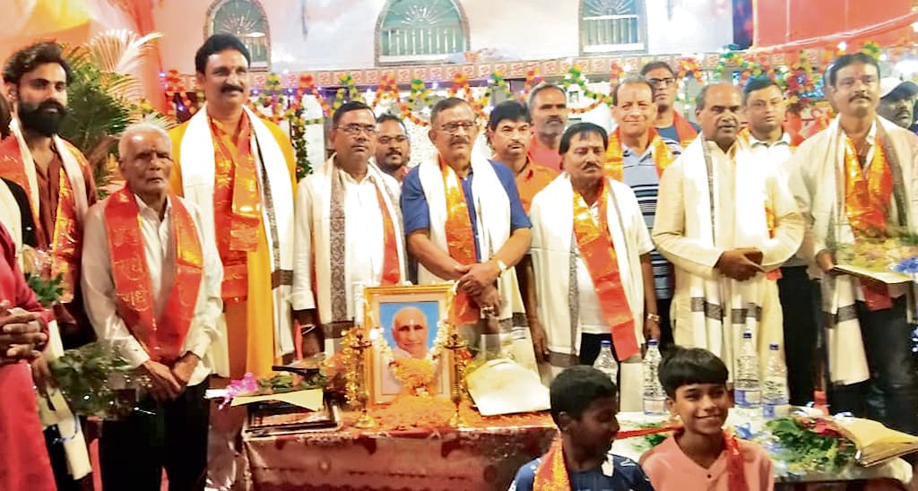 Chaibasa News : आदि काली मंदिर के सदस्य हुए सम्मानित