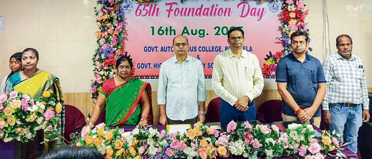 Rourkela News: लक्ष्यों की प्राप्ति के लिए प्रौद्योगिकी का इस्तेमाल करते छात्र-छात्राएं : प्रो राेहन धीमान