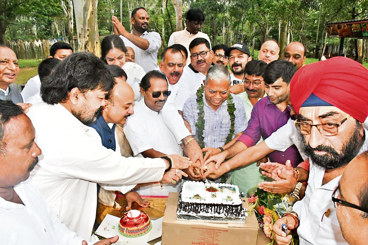 Political news : यह केवल मेरा नहीं, हर कार्यकर्ता का सफल कार्यकाल है : कमलेश