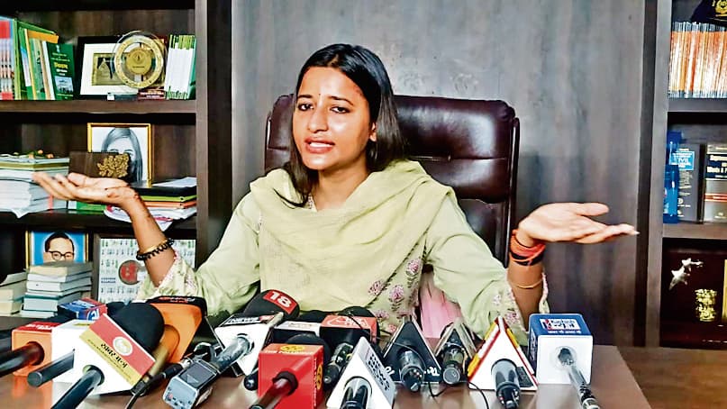 Political news : अंबा प्रसाद का आरोप, भाजपा सांसद के भाई ने फोन पर दी धमकी