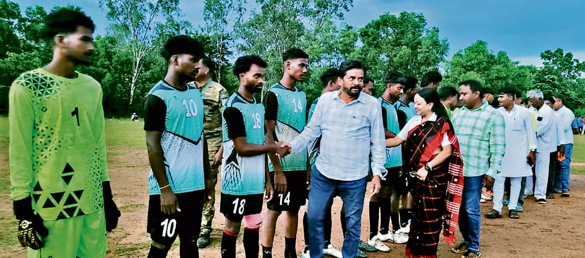 East Singhbhum News : सोनाहातु को हरा चापड़ी ने खिताब पर कब्जा जमाया