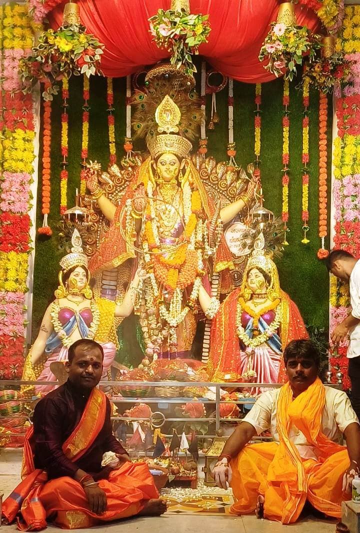 लोक पर्व बिहुला-विषहरी मेले में उमड़ी श्रद्धालुओं की भीड़