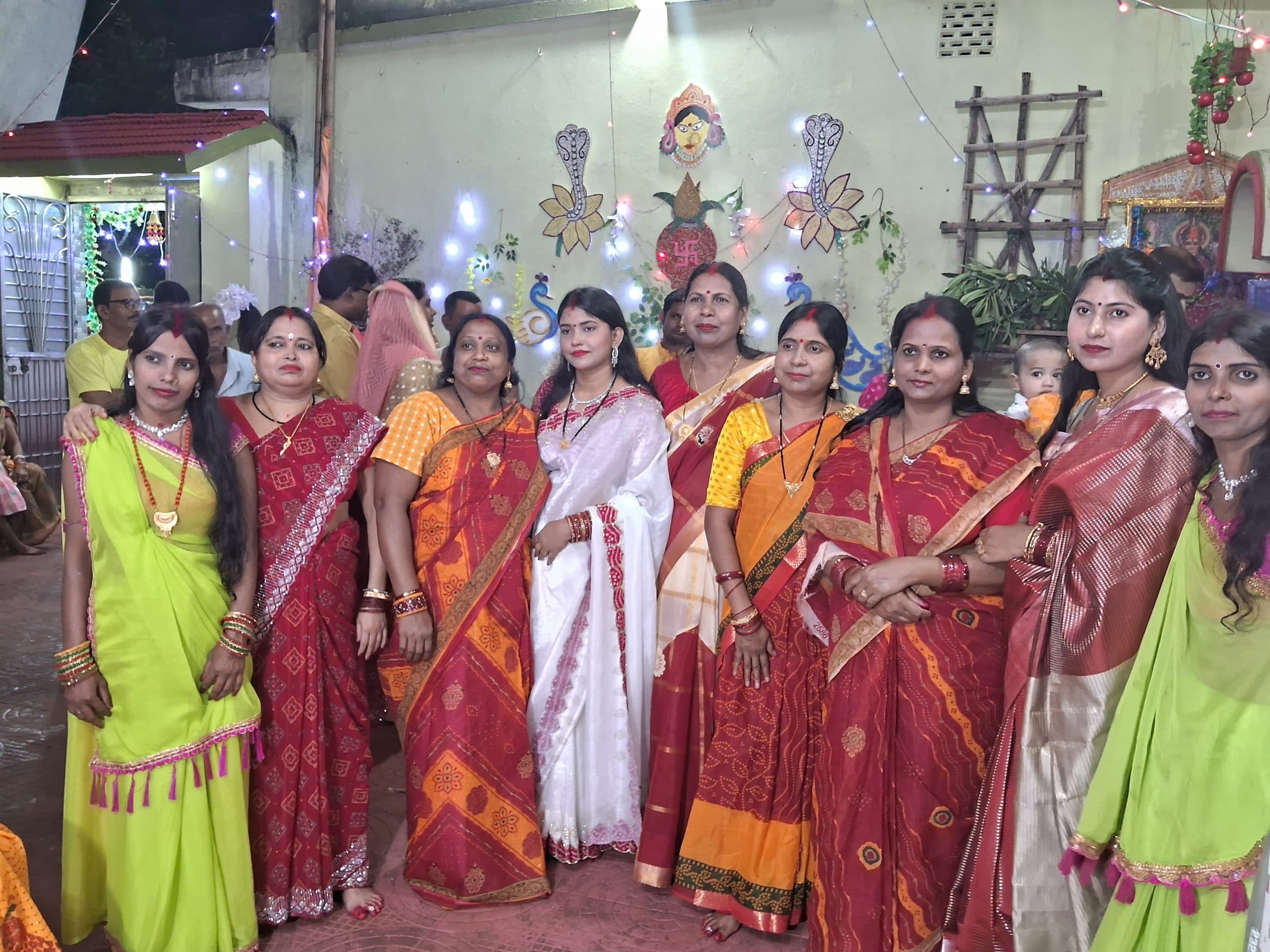 Dhanbad News: ढाक ध्वनि, शंख ध्वनि व उलूक ध्वनि से किया गया मां मनसा का आह्वान