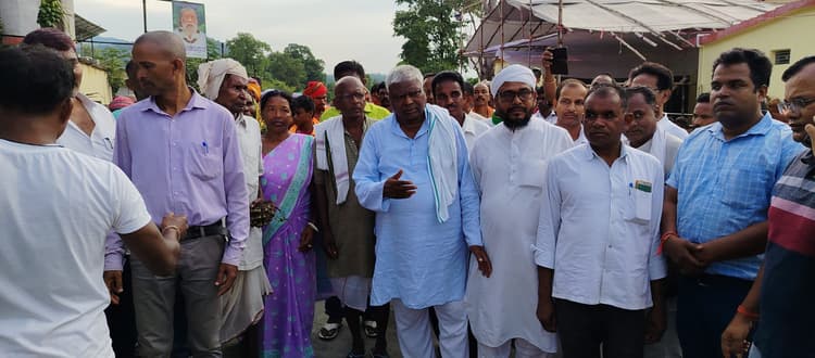 Dhanbad News: दिशोम गुरु की प्रतिमा का अनावरण आज