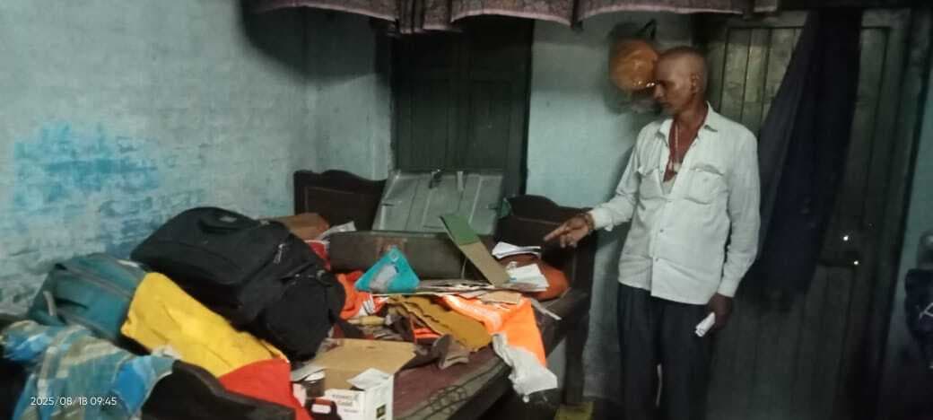 रेलकर्मी के आवास से 10 हजार रुपये नकद समेत अन्य सामान ले भागे चोर