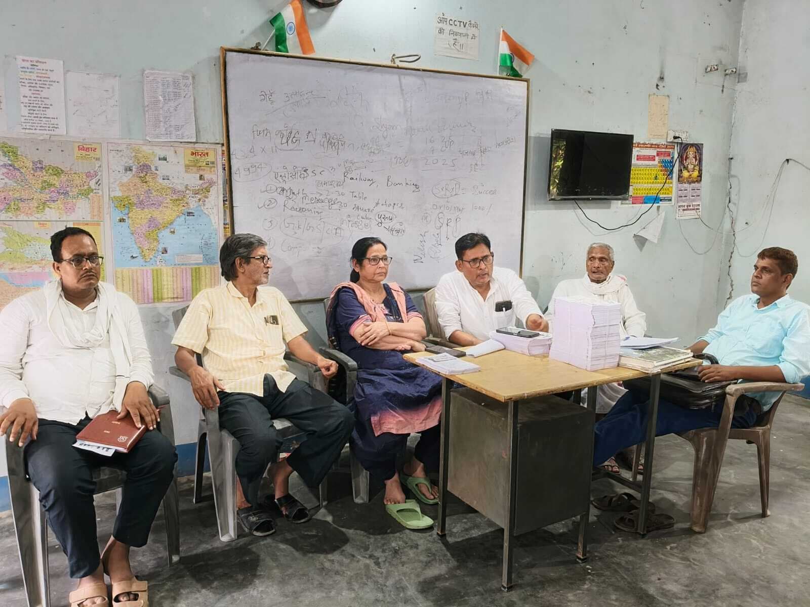 Samastipur News:राजनीतिक पार्टी के नेताओं को धमकाने का काम कर रहा चुनाव आयोग : धीरेन्द्र