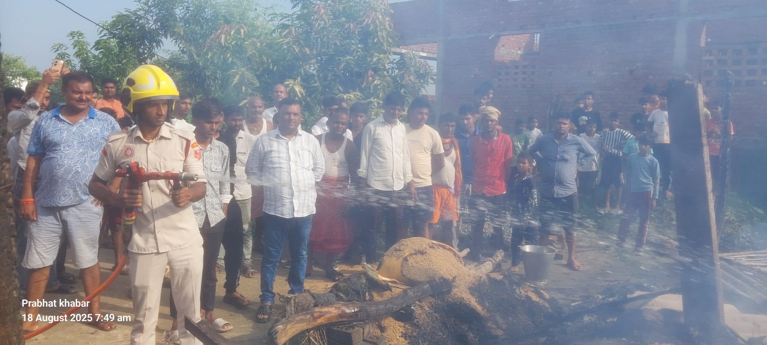 मैनीडीह में झोंपड़ी में लगी आग, राइस मिल और लाखों की संपत्ति जलकर राख