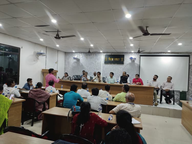 बीस सूत्री की बैठक में उठे जनहित के मुद्दे