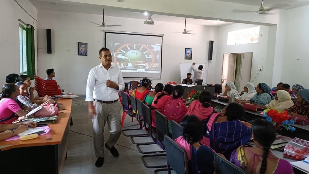 सेविकाओं को पोषण भी पढ़ाई भी पर दिया गया प्रशिक्षण