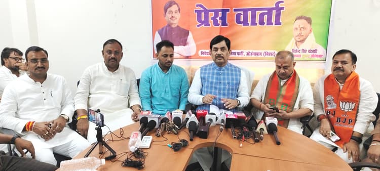 बिहार में राहुल-तेजस्वी की चल रही फ्लॉप यात्रा, किराये पर भीड़ लगाने की हो रही कोशिश : शाहनवाज