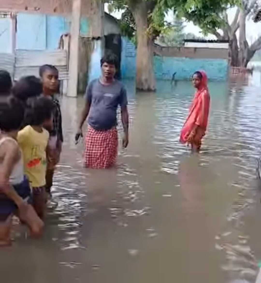 13 पंचायतों के 105 वार्ड, 20 विद्यालय, 22 आंगनबाड़ी बाढ़ से हुए प्रभावित