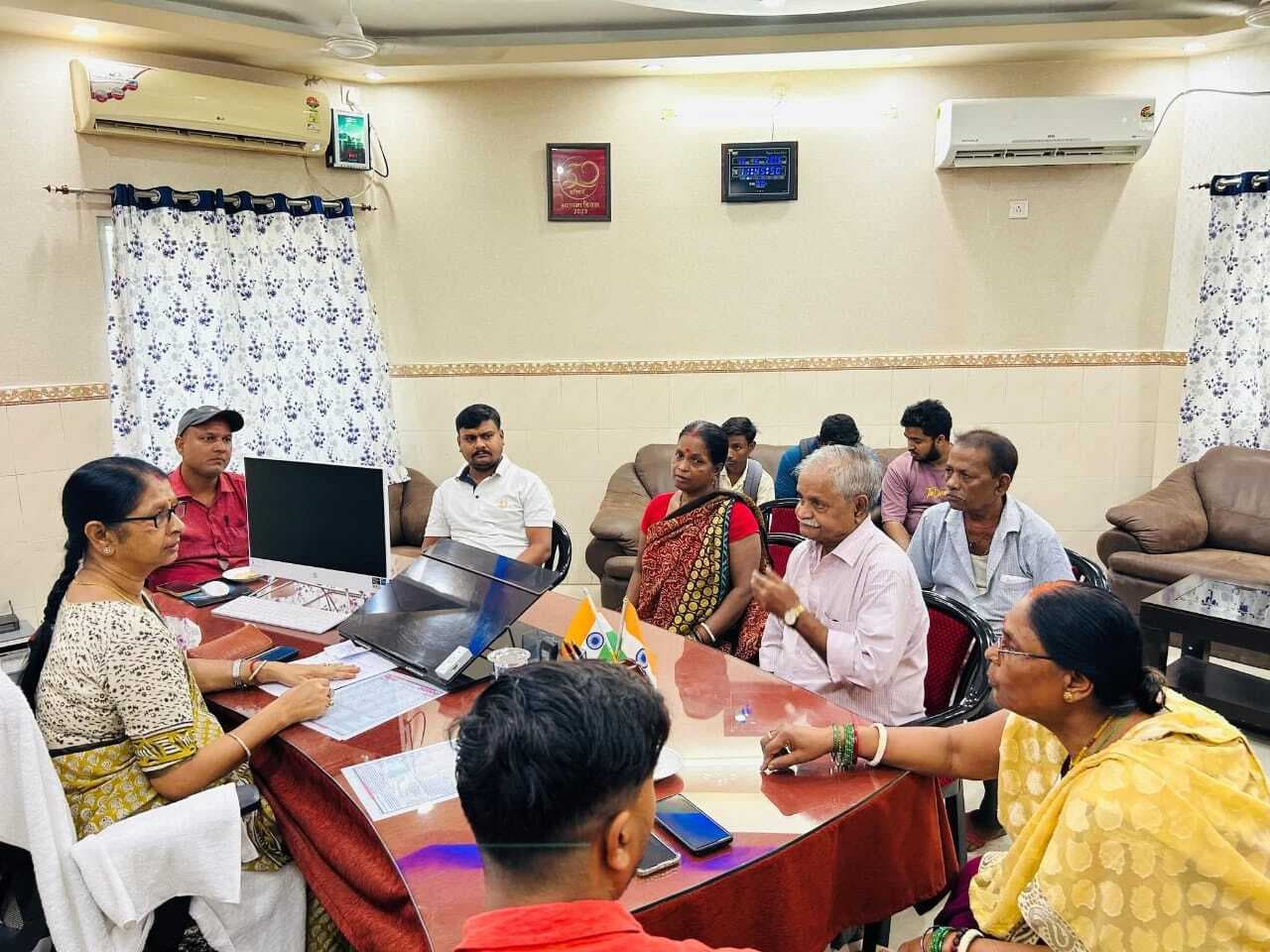 महापौर ने जनता दरबार में सुनी 28 जनसमस्या, निदान का दिया निर्देश