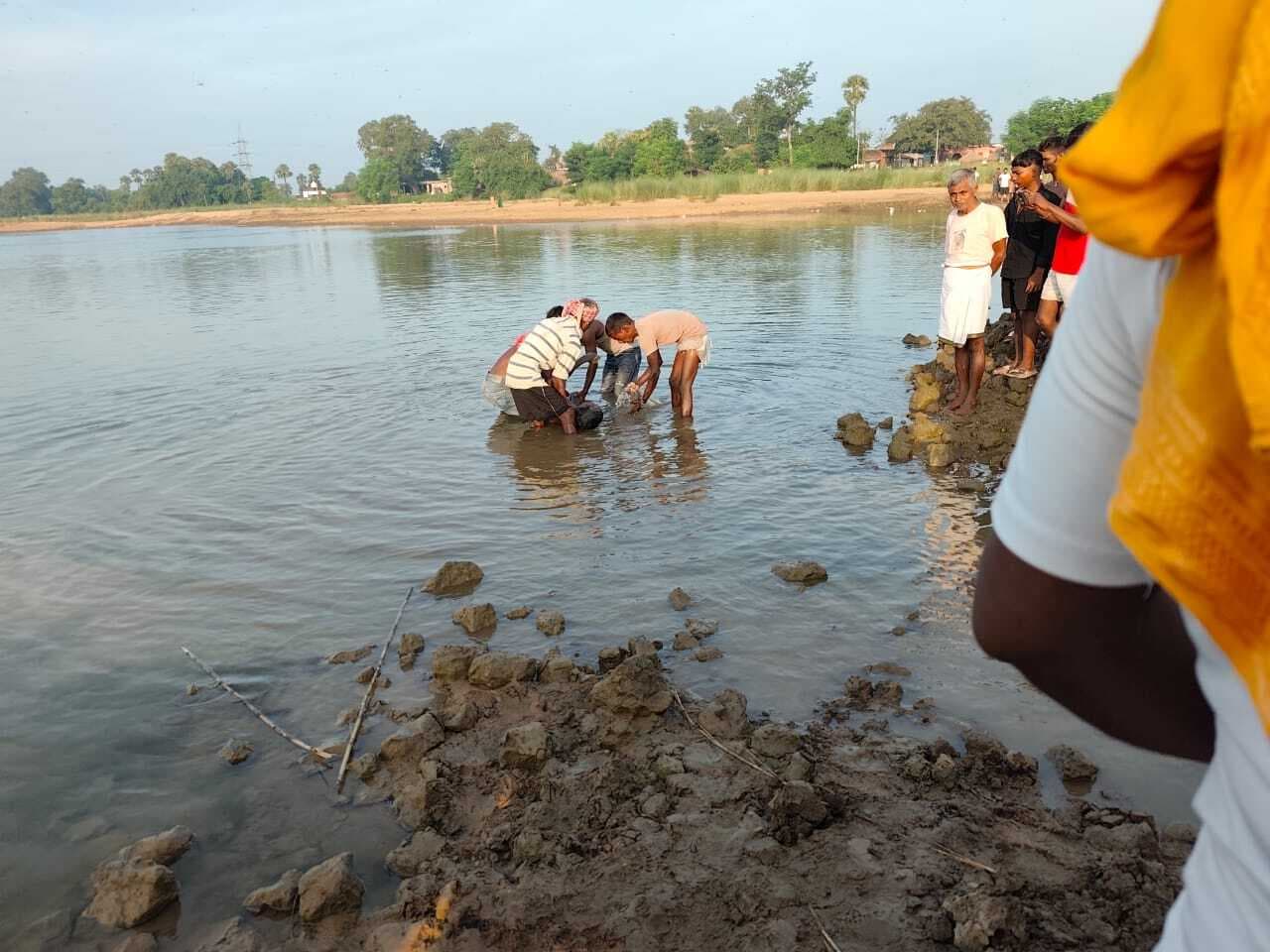 मोरहर नदी में डूबे अधेड़ का मिला शव