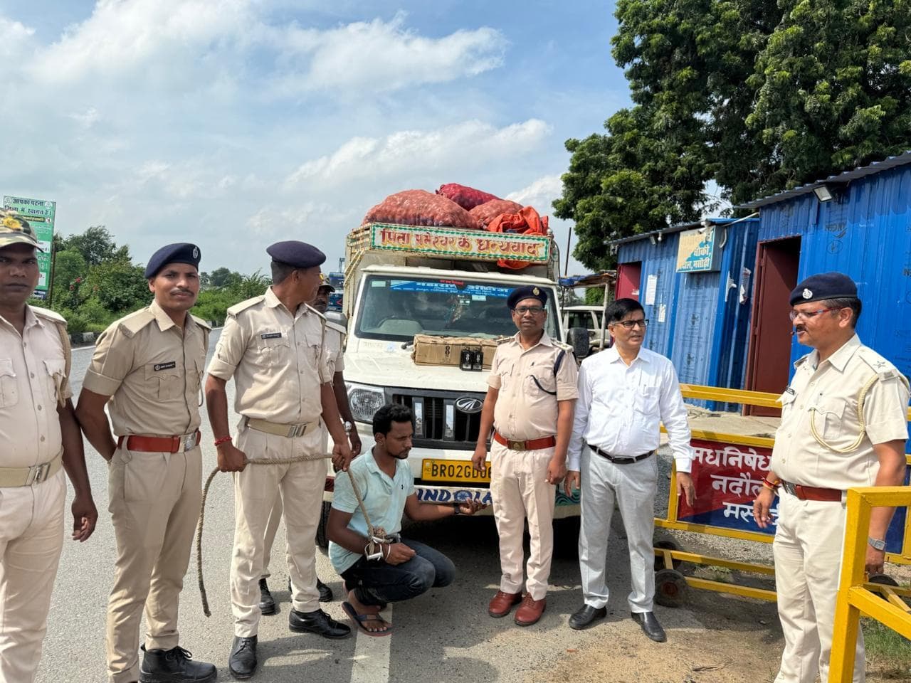 14 लाख की शराब बरामद पिकअप चालक गिरफ्तार