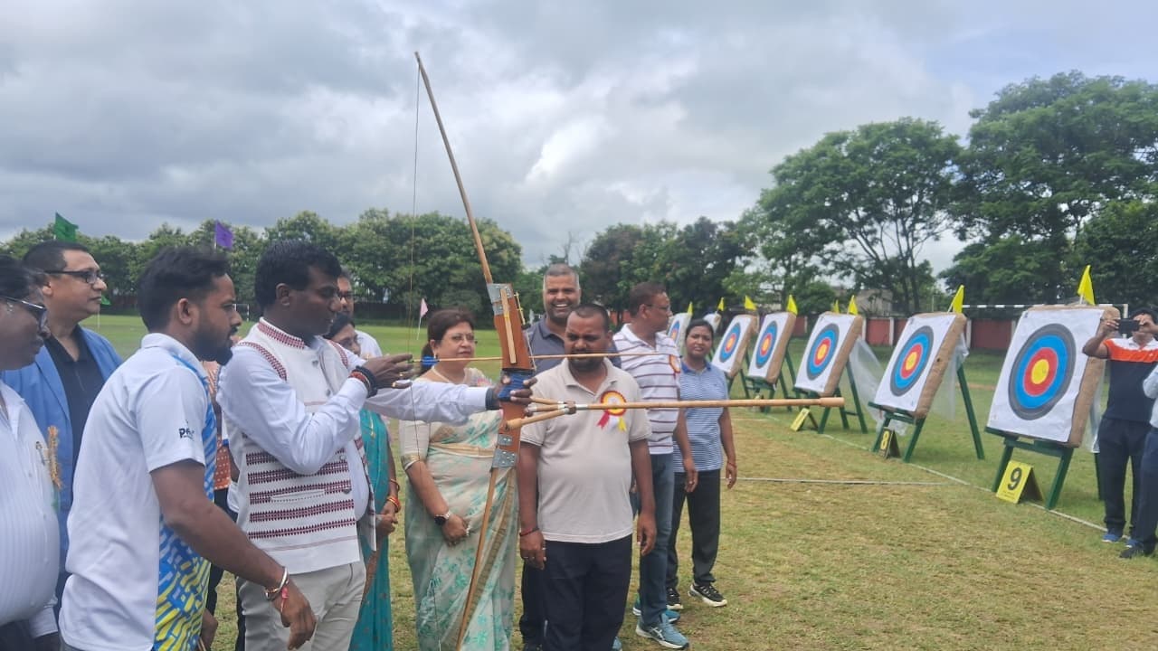 Sports : 33वीं नेशनल आर्चरी मीट शुरू, आठ प्रक्षेत्रों की टीमें ले रही हैं हिस्सा