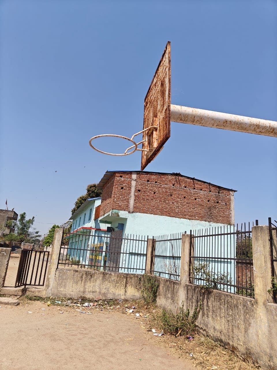 Ranchi News : 97 लाख खर्च के बाद नौ साल में खंडहर