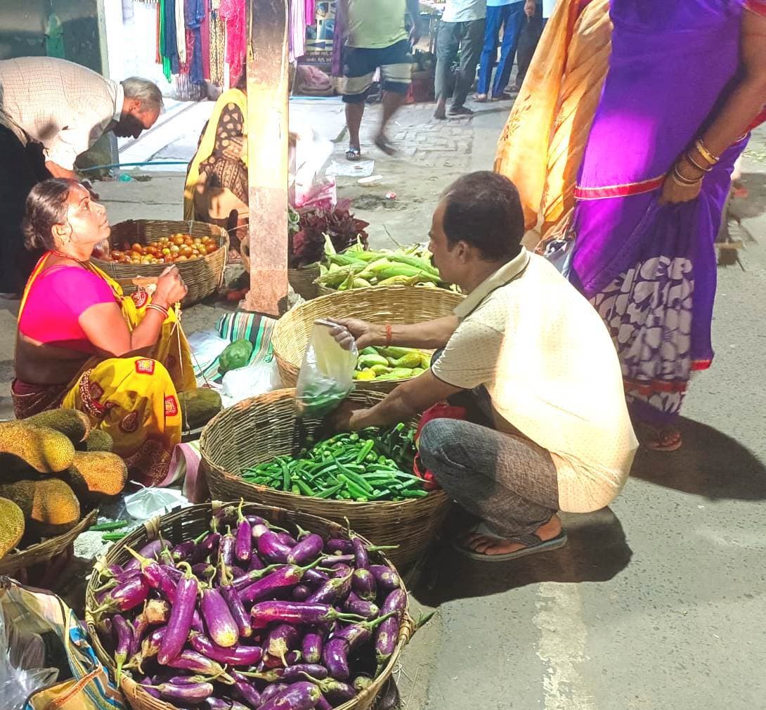 Bhagalpur news फुटकर दुकानदारों की नजर नप के वेंडिंग जोन पर अटकी