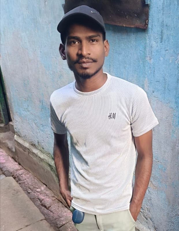 Dhanbad News : अपनी प्रेमिका का नाम हाथ पर लिख जेल में किया आत्महत्या का प्रयास