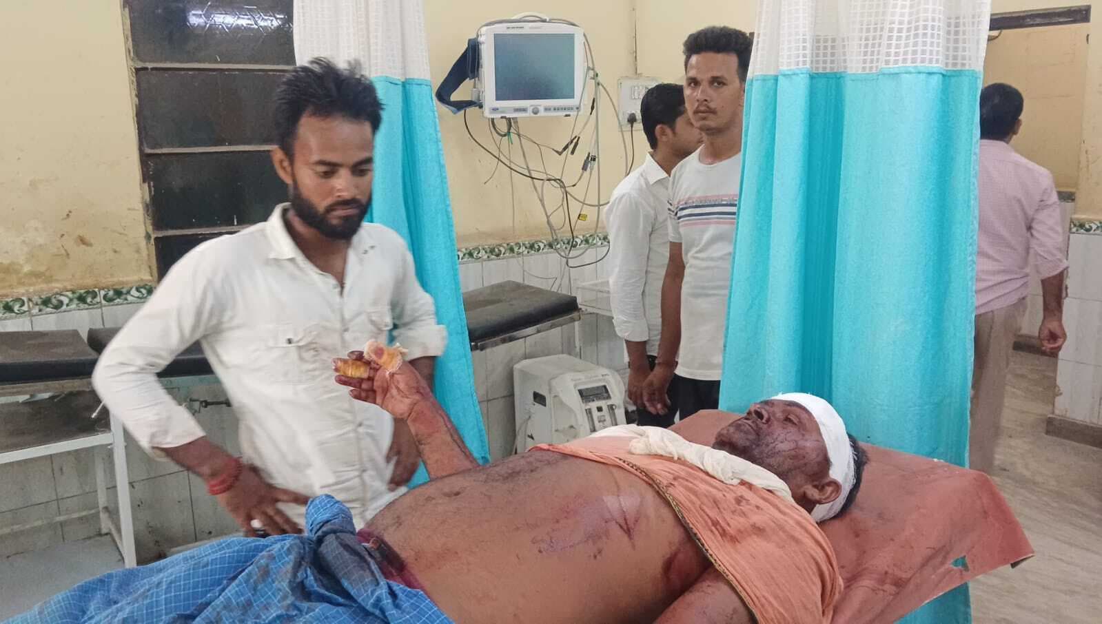 मांझा में आपसी रंजिश में दो पक्षों में हुई मारपीट, 11 घायल, एक की हालत गंभीर