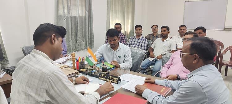 पात्र लाभुकों को ऋण उपलब्ध कराने में दें सुविधा