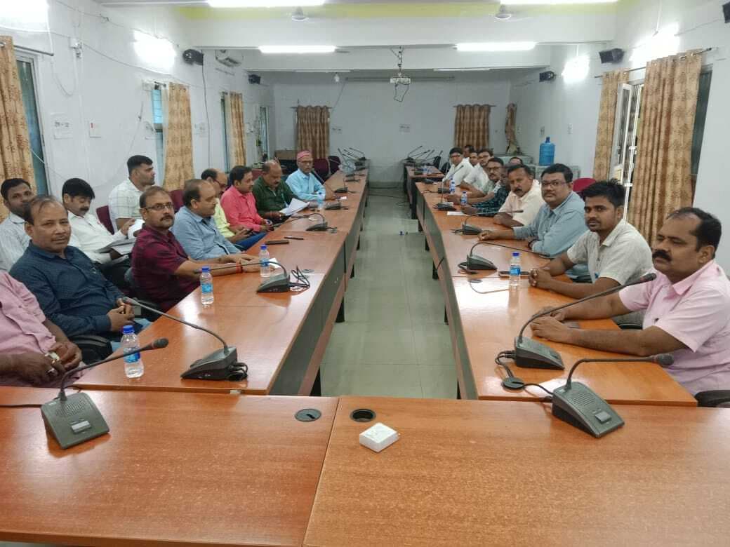 अब कनीय कर्मी के अधीन होंगे वरीय वेतनमान के लिपिक, सरकार की अपमानजनक घोषणा से लिपिक संवर्ग में आक्रोश