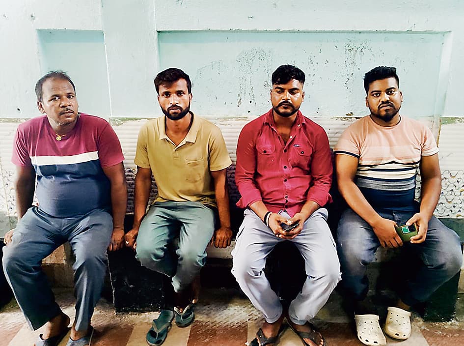 Hajipur News : दो बाइकों की टक्कर में बड़े भाई की मौत, छोटा भाई हुआ जख्मी