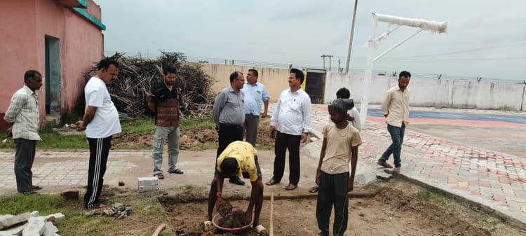 बीडीओ ने विद्यालय का किया निरीक्षण