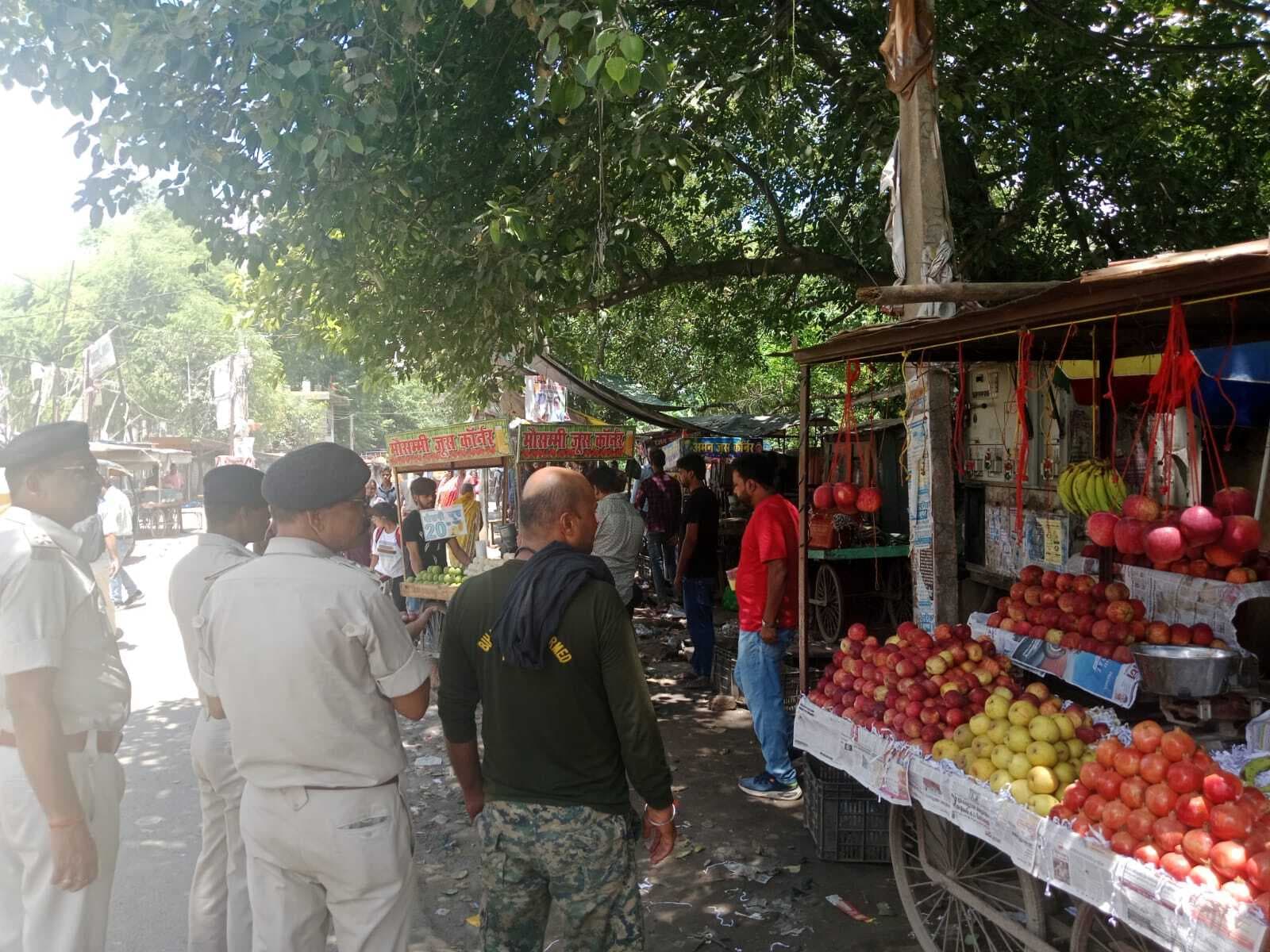 नगर निगम व पुलिस ने चलाया अतिक्रमण विरोधी अभियान