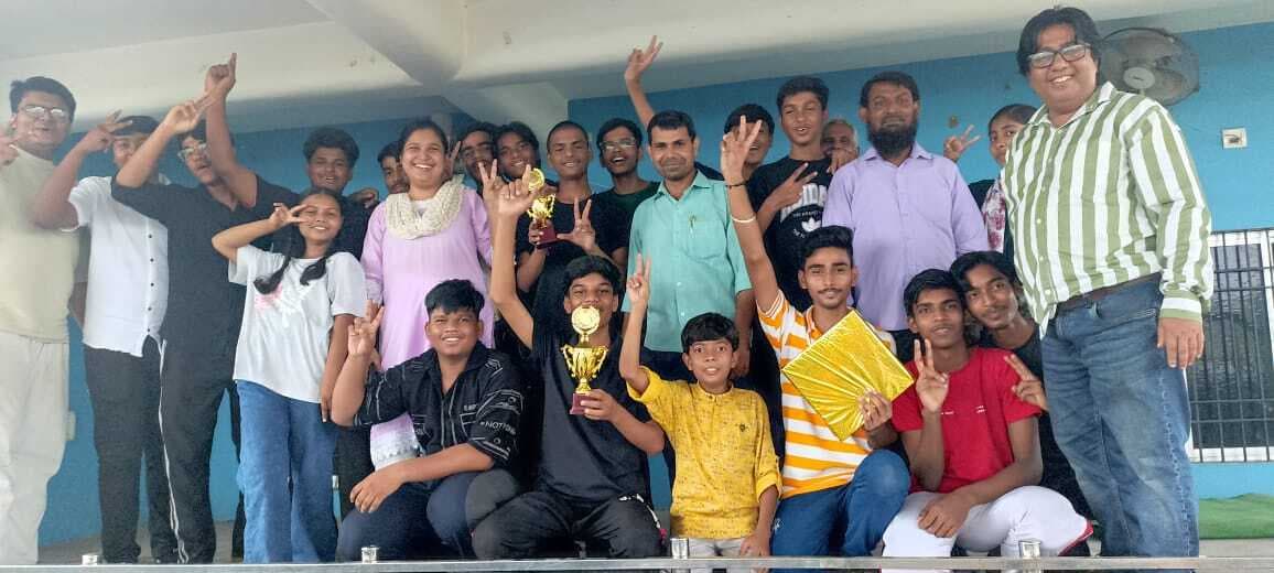 First shibu soren memorial football tournament: शिबू सोरेन फुटबॉल प्रतियोगिता में काला पत्थर की टीम चैंपियन