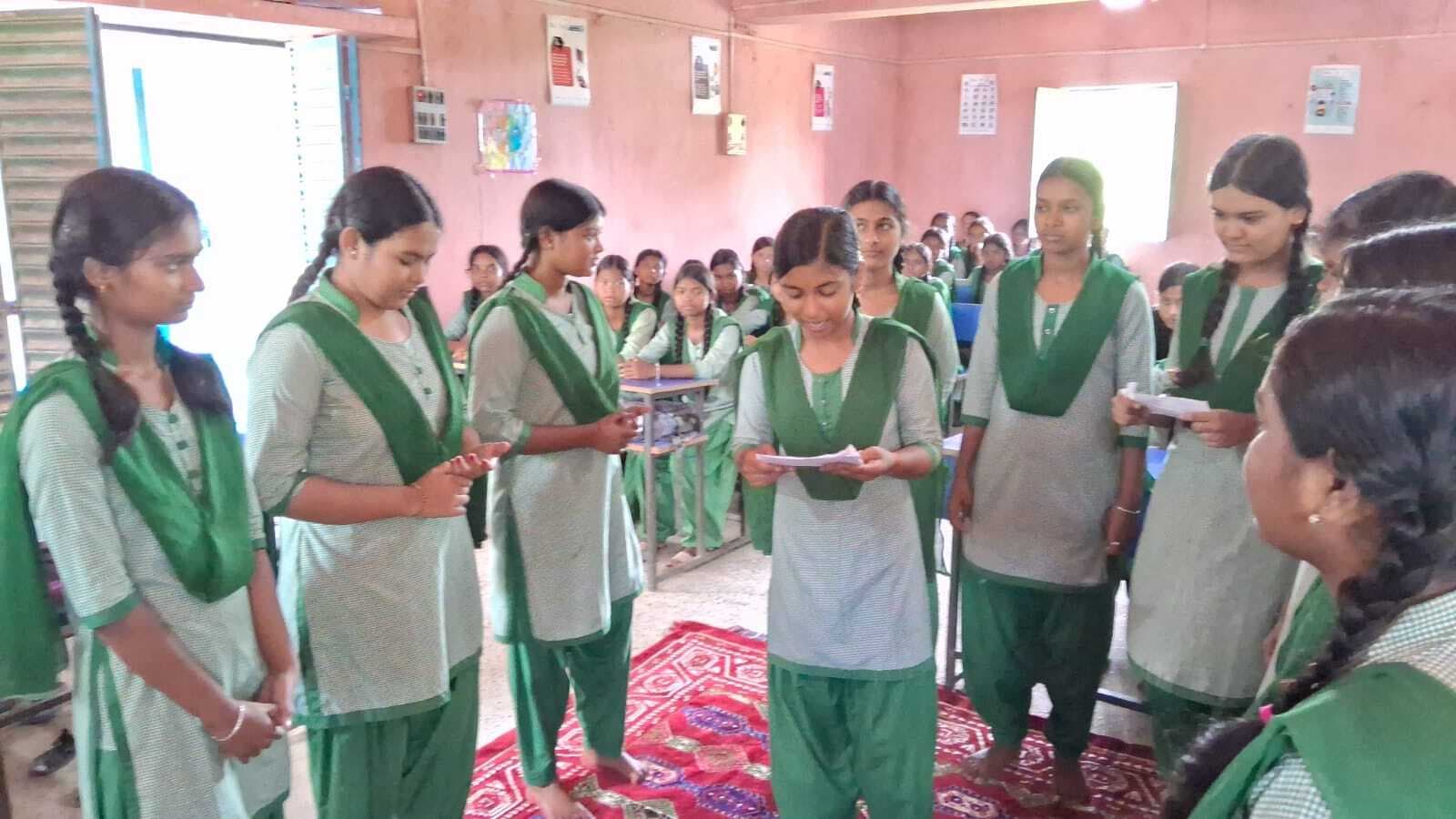 साइबर सुरक्षा पर विद्यालयों में चला जागरुकता अभियान