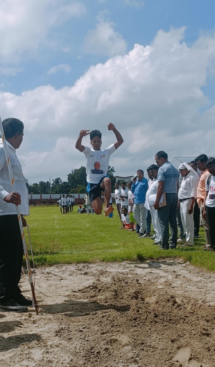 Darbhanga News: जिला स्तरीय मशाल खेल प्रतियोगिता में खिलाड़ियों ने दिखाया दम