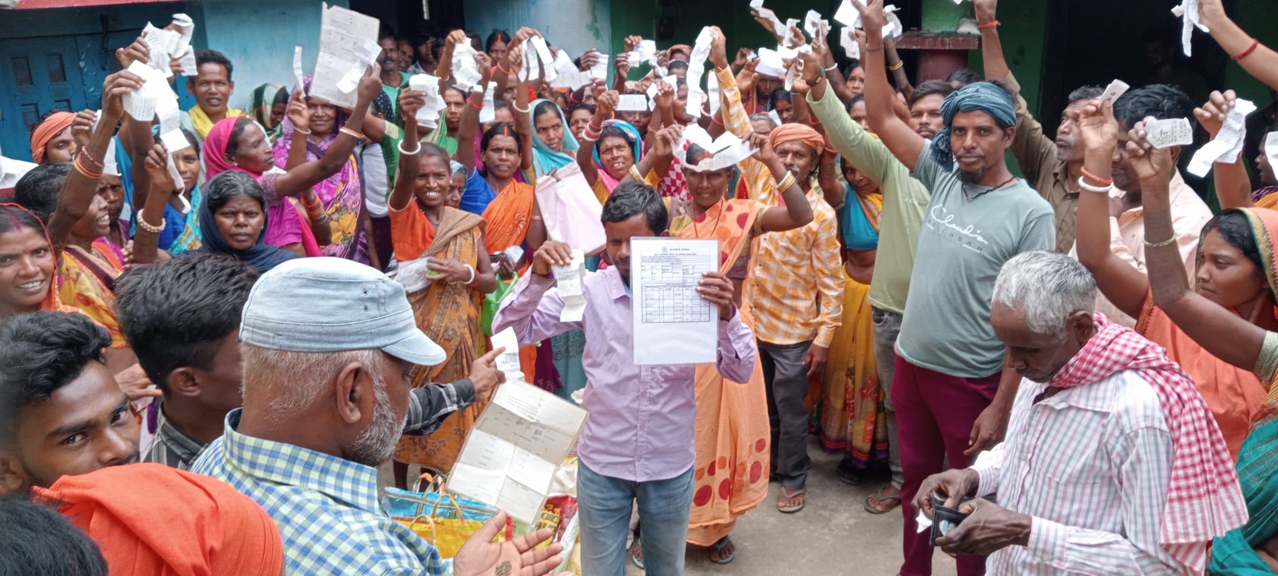 Bokaro News : तीन माह से राशन नहीं मिला, की सड़क जाम