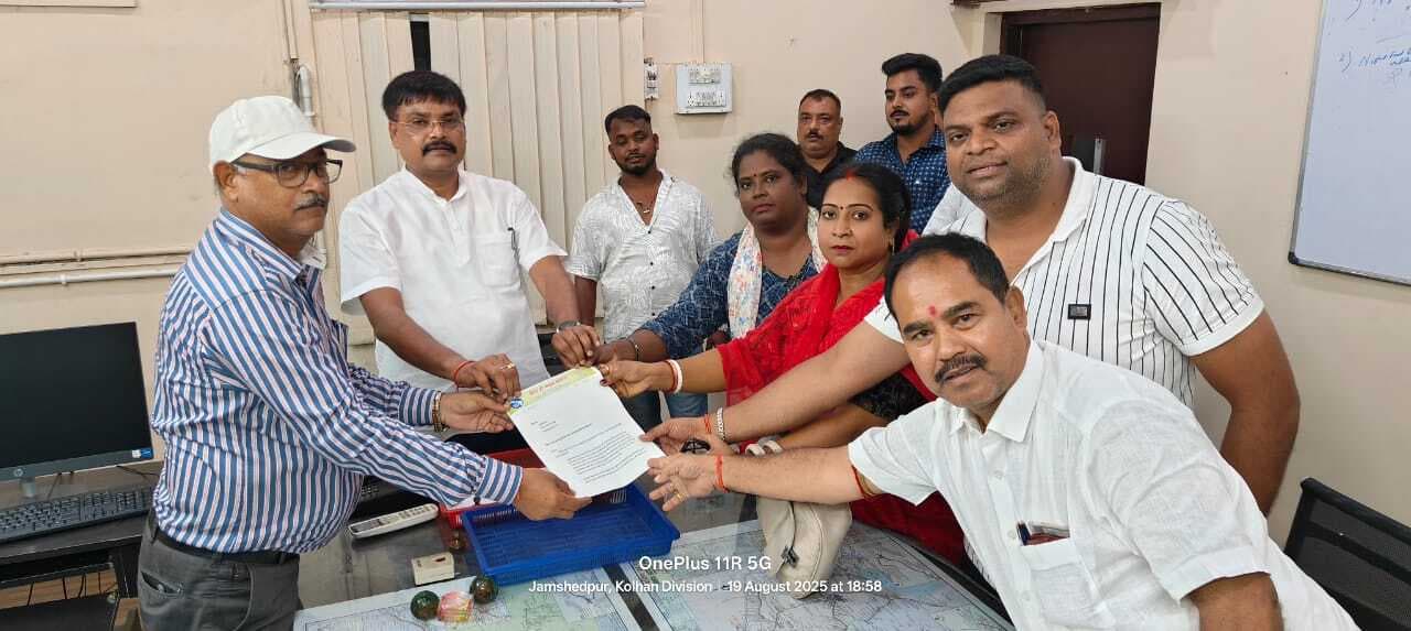 Jamshedpur news. परसुडीह-मगदमपुर रेलवे फाटक पर ओवर ब्रिज बनायें, तभी मिलेगी लोगों को जाम से मुक्ति