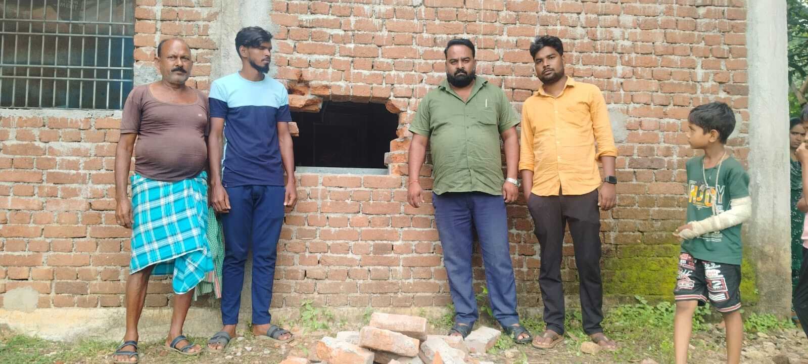 Giridih News: घर में सेंधमारी कर नकदी समेत हजारों के जेवर चोरी