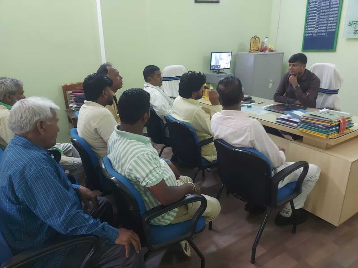 Giridih News: अस्पताल परिसर में बन रही पानी टंकी का विरोध, समर्थन भी