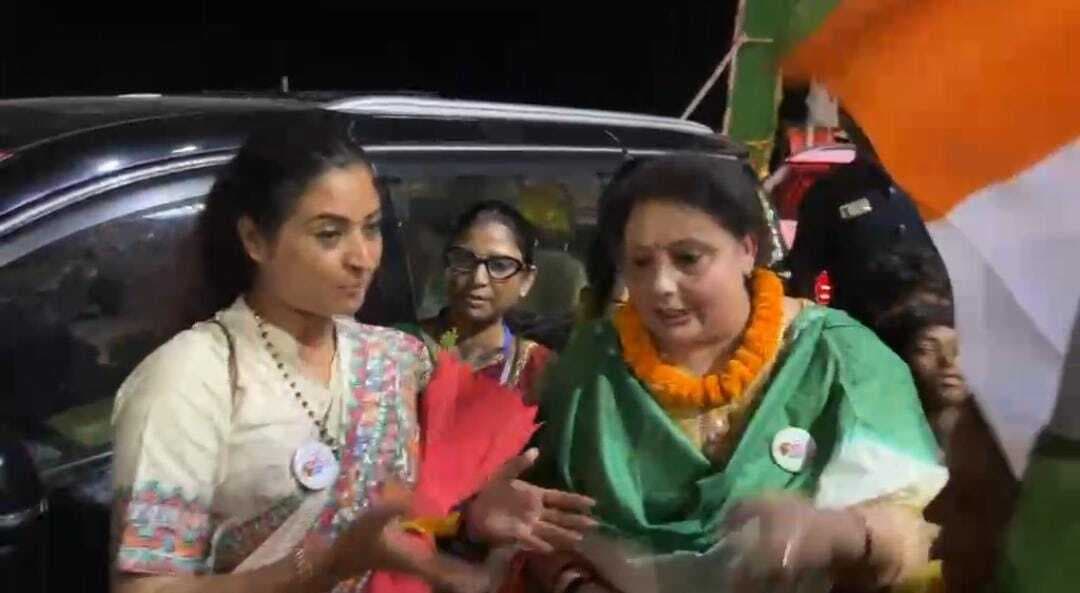 महिला कांग्रेस की राष्ट्रीय अध्यक्ष अलका लांबा पहुंचीं लखीसराय