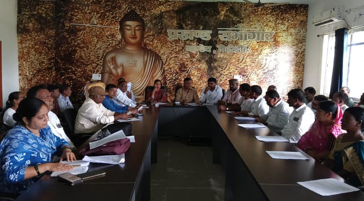 Giridih News: पंचायत समिति की बैठक में कई मुद्दों पर चर्चा