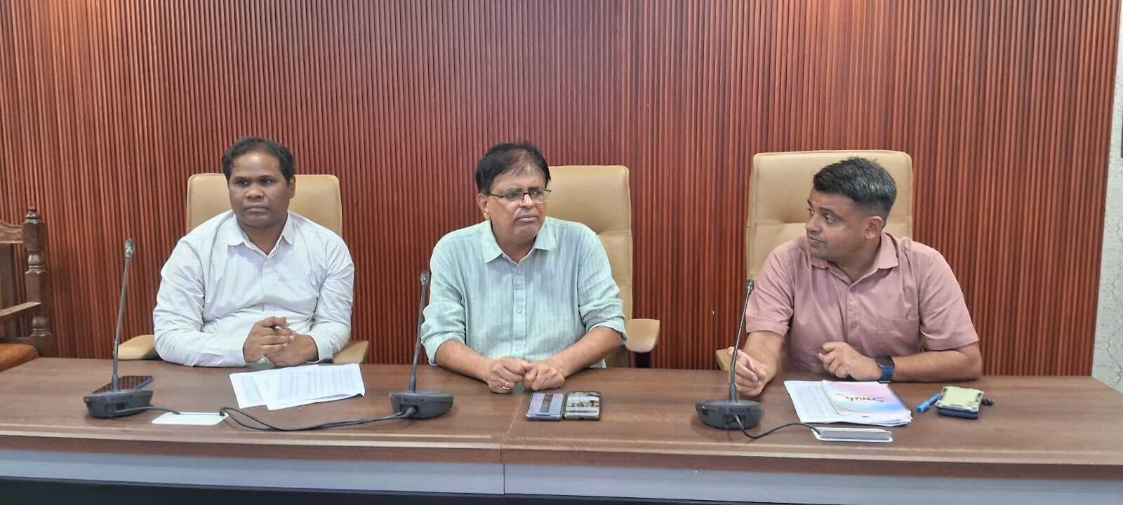 कल तक अपलोड करें मतदाताओं का दस्तावेज : डीसीएलआर